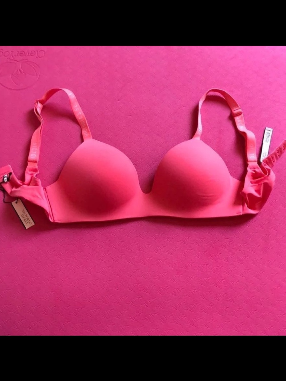 Gorgeous New $65 Victoria Secret bra seamless 34B
